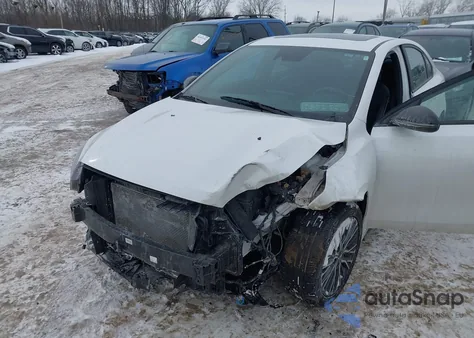 2024 Kia Forte Gt-Line z USA, uszkodzony, nr VIN 3KPF54AD3RE717680